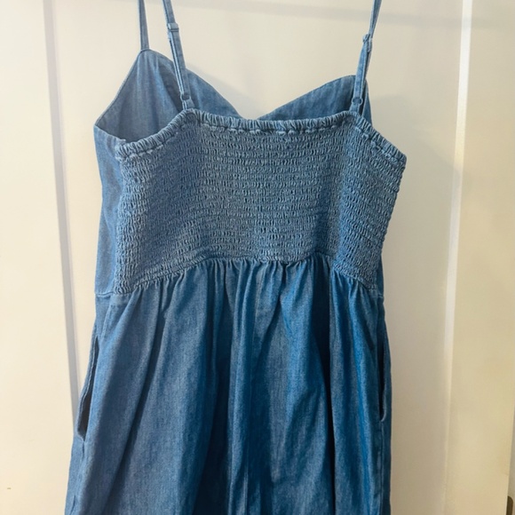 Chambray romper- Old Navy - Picture 2 of 3